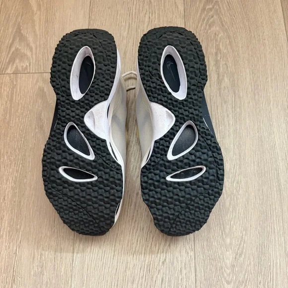 Nike Spark Women's Sneakers LIKE NEW - Picture 8 of 9